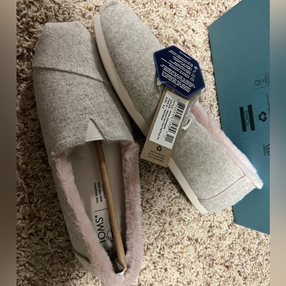 Women’s TOMS